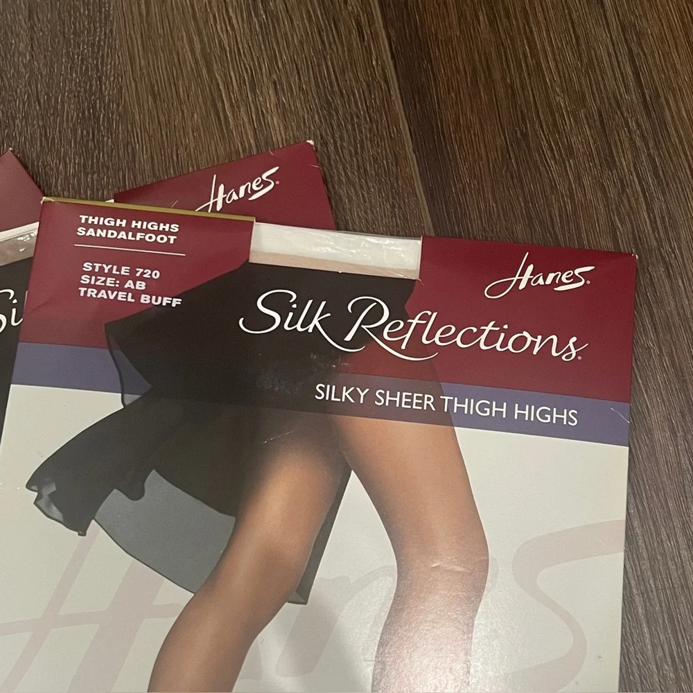 Hanes Silk Reflections Silky Sheer Thigh Highs - Nude